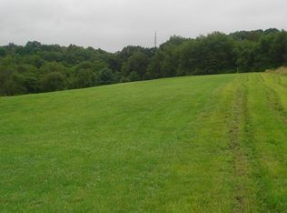 25 Cedar Rdg, West Deer, PA 15101