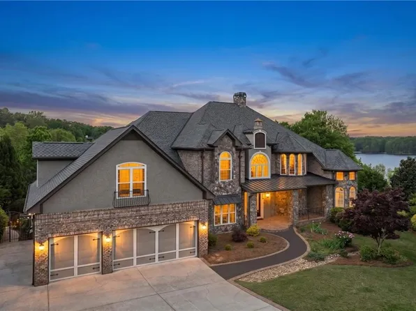 1969 River View Dr, Gainesville, GA 30501