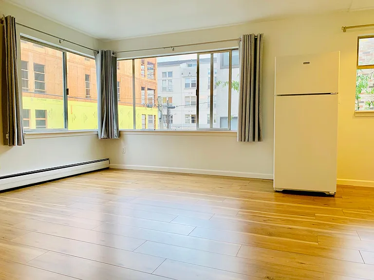 523 E Denny Way #10 — Photo 7