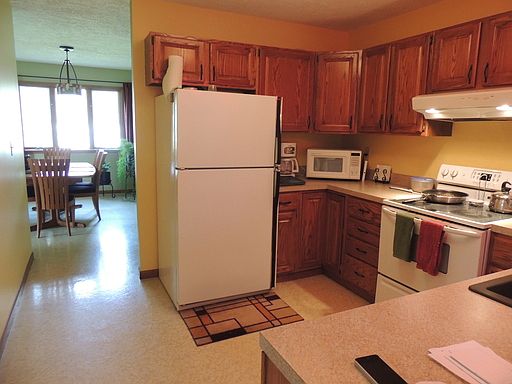 2nd image of 4919 Buckhorn Dr