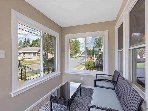 3rd image of 102 Marsden Rd