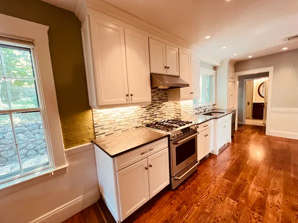 108 Garden St, Needham, MA 02492