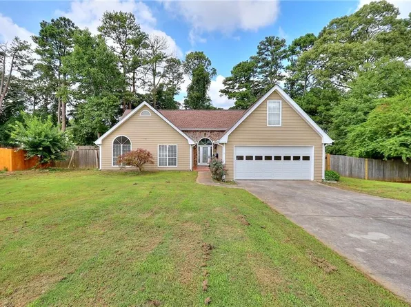 553 Ashton Manor Dr, Loganville, GA 30052
