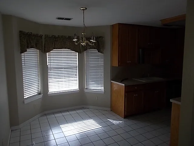 3950 Trinity Ln — Photo 3