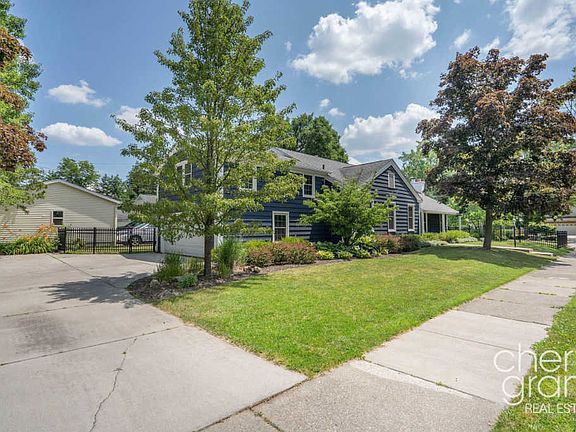 4th image of 1160 Conlon Dr SE