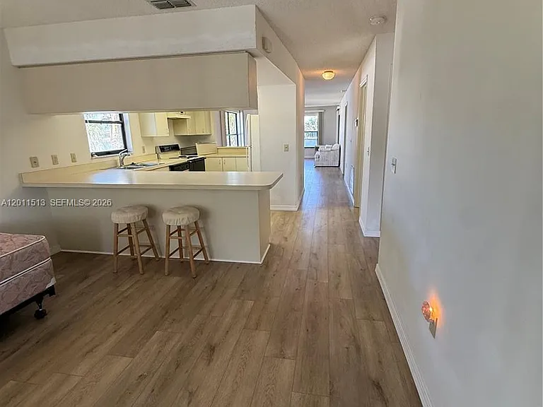 123 SW 47th Ter #201 — Photo 8
