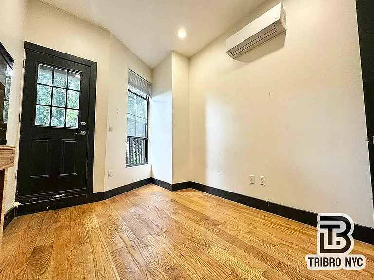 758 Putnam Ave #1 — Photo 5