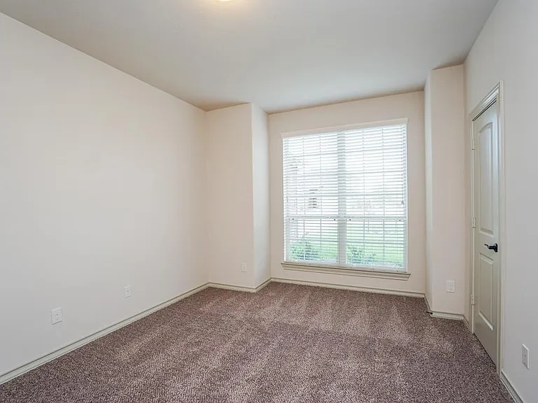 2206 Argos Dr — Photo 23