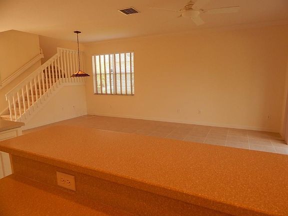 3rd image of 2113 Timberlake Cir Unit 1