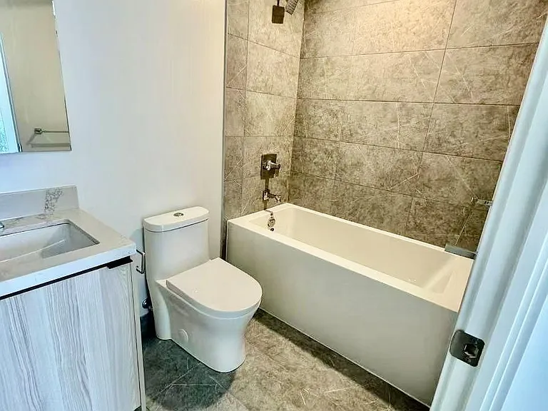 252 Church St #818 — Photo 6