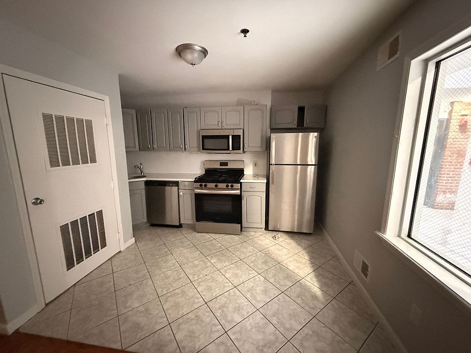 1st image of 812-14 New York Ave #2E