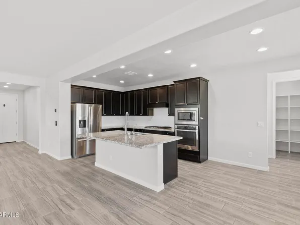 130 N BAY Drive, Gilbert, AZ 85233
