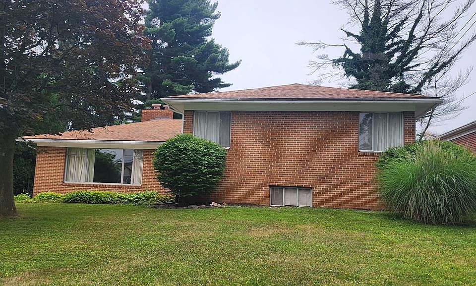 1st image of 443 Gerald Ave