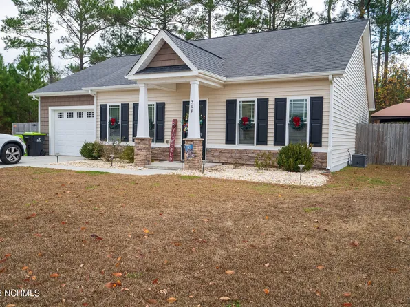 504 Sommerville Court, Swansboro, NC 28584