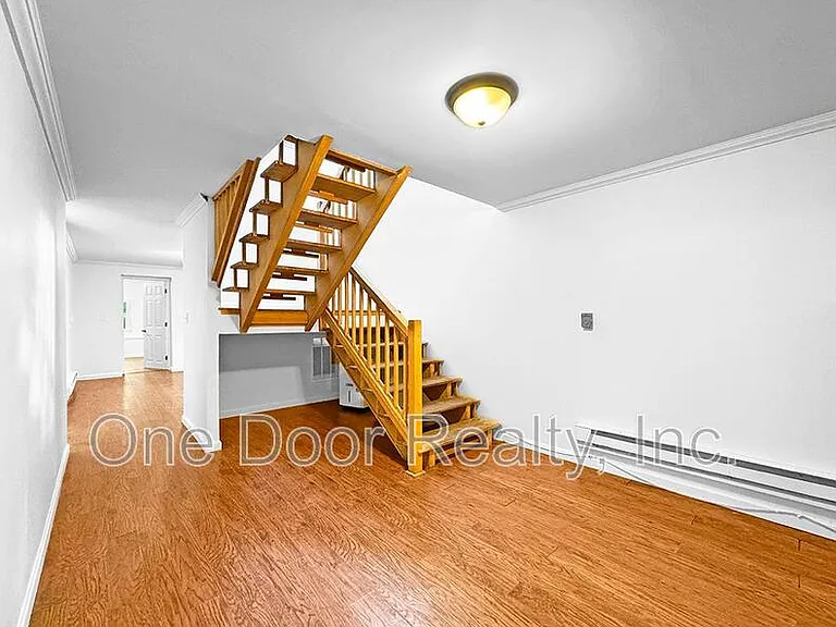 712 Powell St — Photo 17