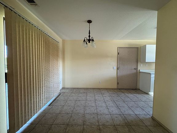 2nd image of 1064 Clubhouse Dr