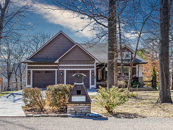 2nd image of 2094 Evans Dr