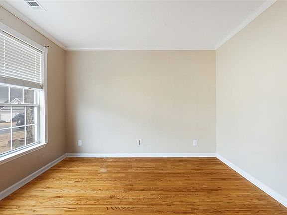 3rd image of 3028 Hallman Cir SW