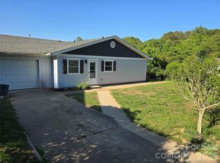 20 Mount Carmel Dr, Asheville, NC 28806