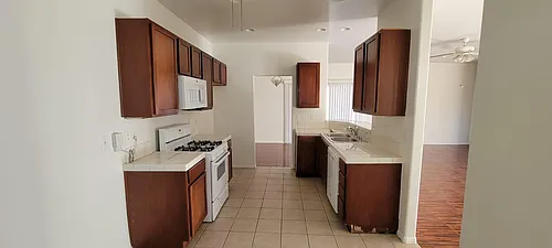 13757 El Rio Ln Photo 1