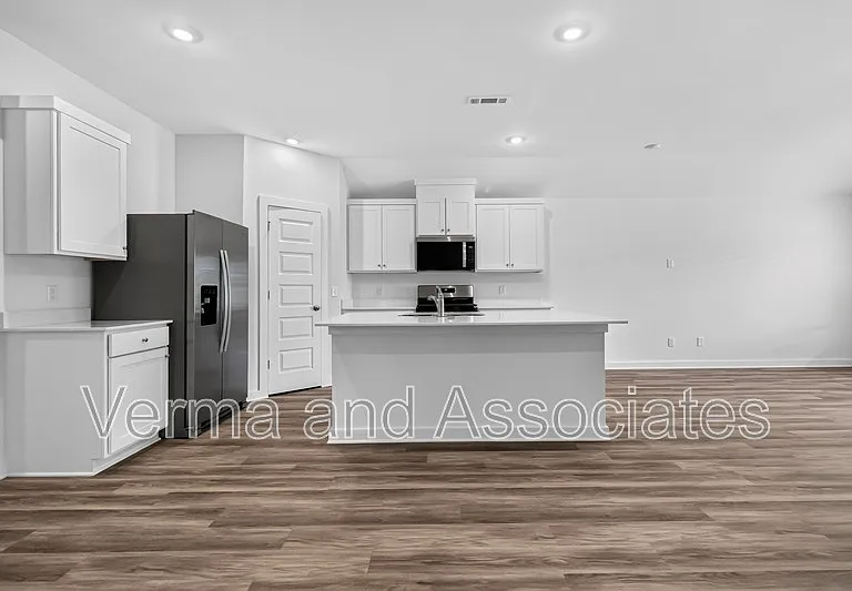4771 W Folsom St — Photo 12