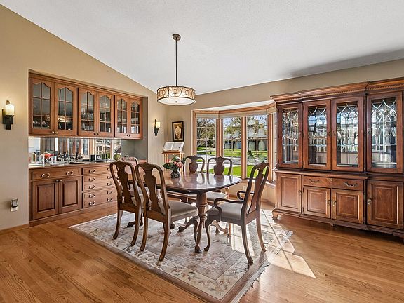 4th image of 3306 Belden Dr