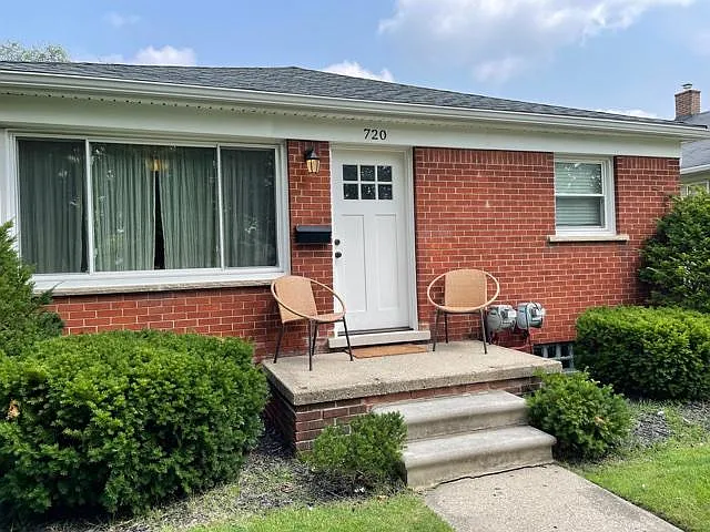 720 Louis Ave — Photo 20