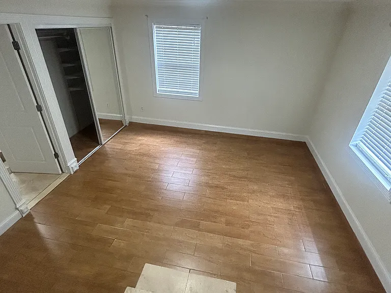4843 Lexington Ave — Photo 4