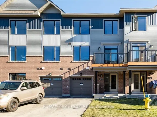 818 Glissade Grv E, Ottawa, ON K4A 5R5