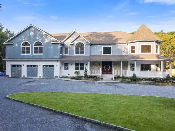 (undisclosed Address), Bay Shore, NY 11706