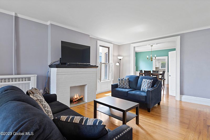 2nd image of 1341 5th Avenue