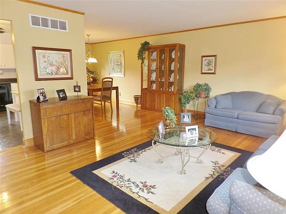 5th image of 5737 Walkerton Dr