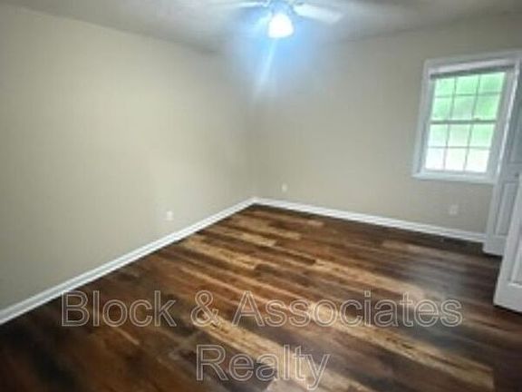 5th image of 724 Breeze Hill Rd