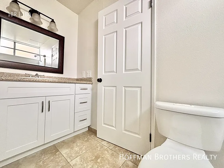 1215 N Cherokee Ave #105 — Photo 7
