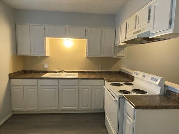 5th image of 102 Oakdale Ct #2202
