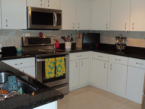 3rd image of 4057 Eastridge Cir