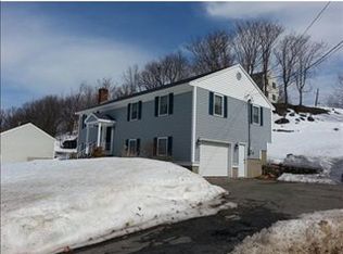 8 Skyview Rd, Woburn, MA 01801