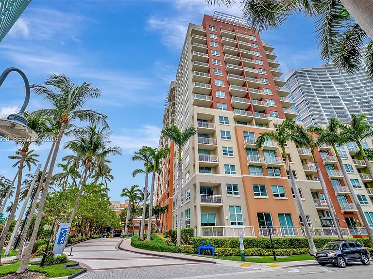 2000 N Bayshore Dr #306 — Photo 51