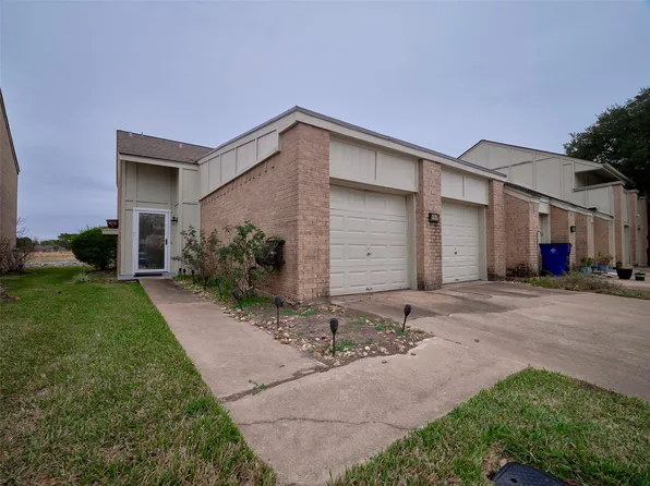 1817 Veranda Dr, West Columbia, TX 77486
