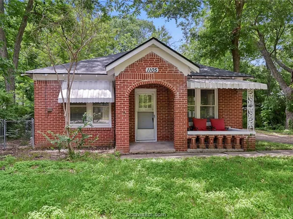 1105 E 25th St, Bryan, TX 77803