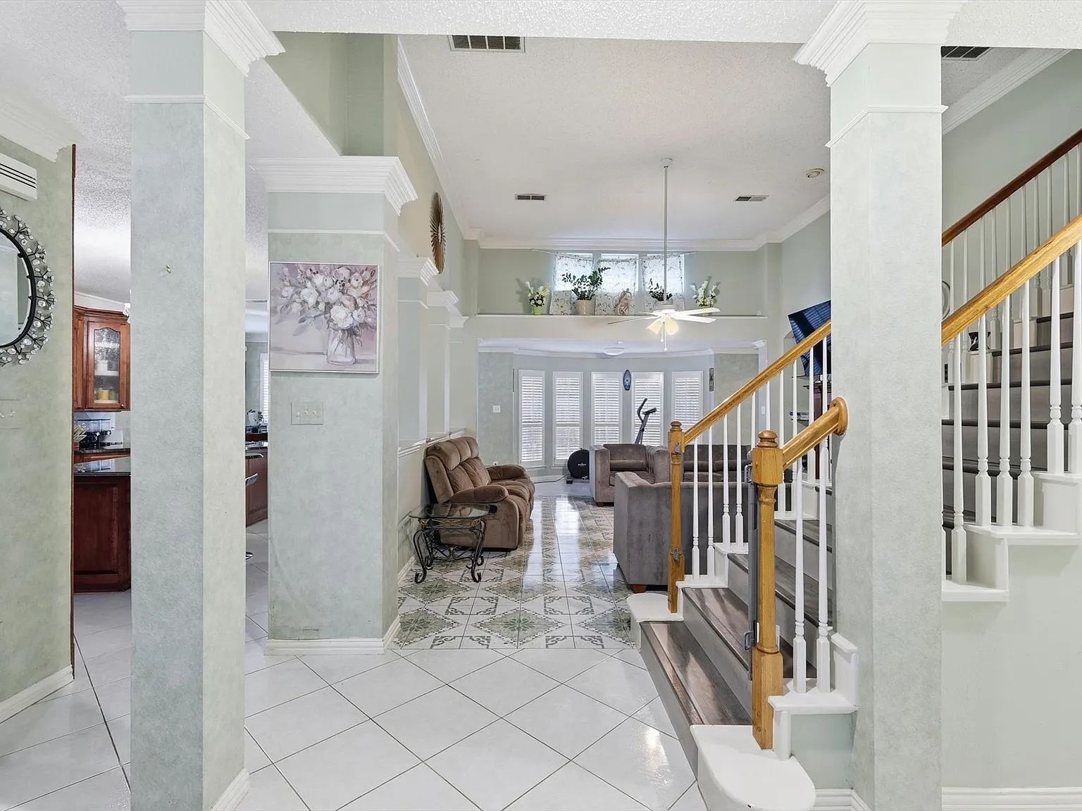 4 bed, 2857 sqft, $3,900 — Photo 3