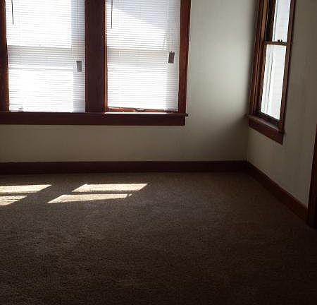 3rd image of 2706 Meadowbrook Dr