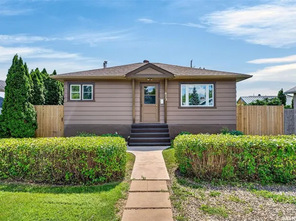 673 8th STREET E, Prince Albert, SK S6V 0W8