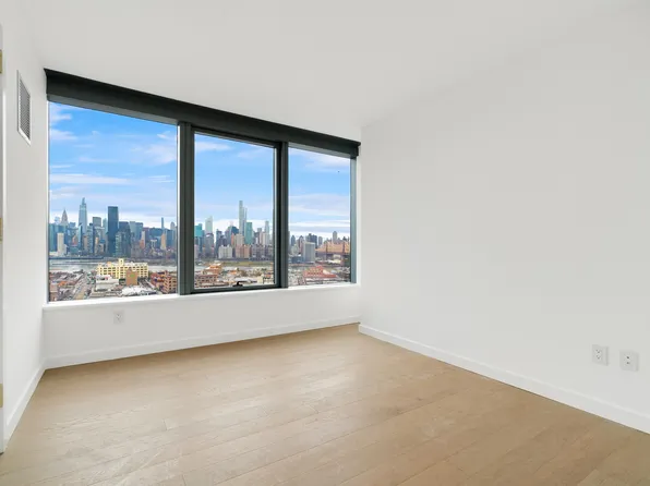 3 Court Square image 9 of 20