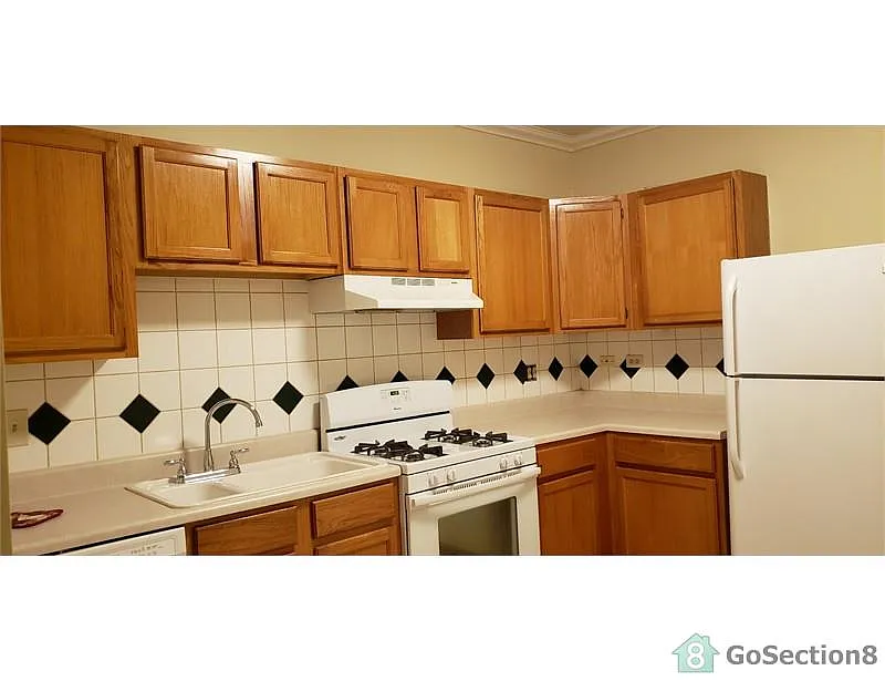 7217 S Yates Blvd APT 2A photo 1