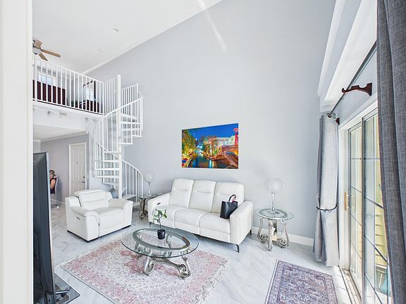 3rd image of 7000 Seawall Blvd APT 1032