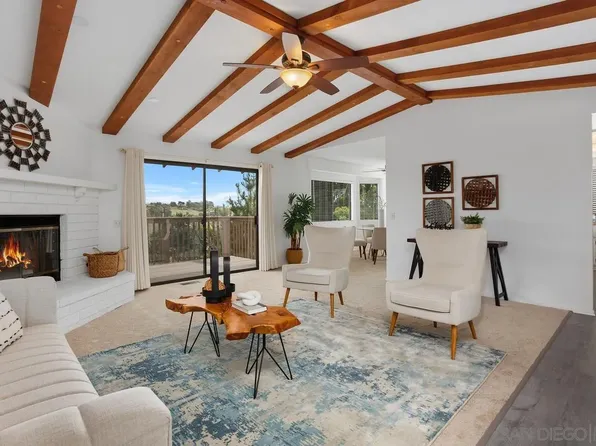 743 Carnation Ln, Fallbrook, CA 92028