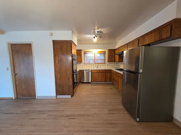 1060 Juniper Dr, Hollister, CA 95023