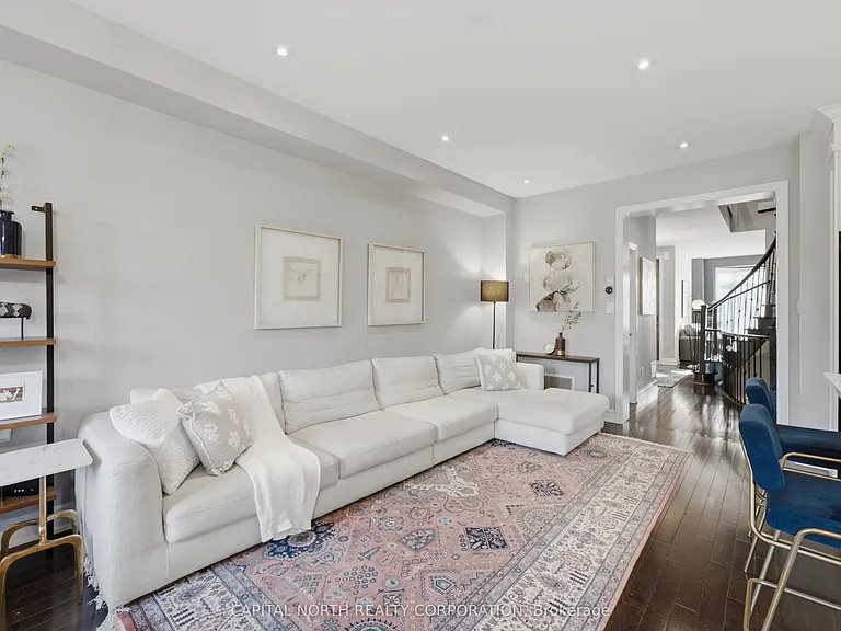 18 Alex Campbell Cres — Photo 15