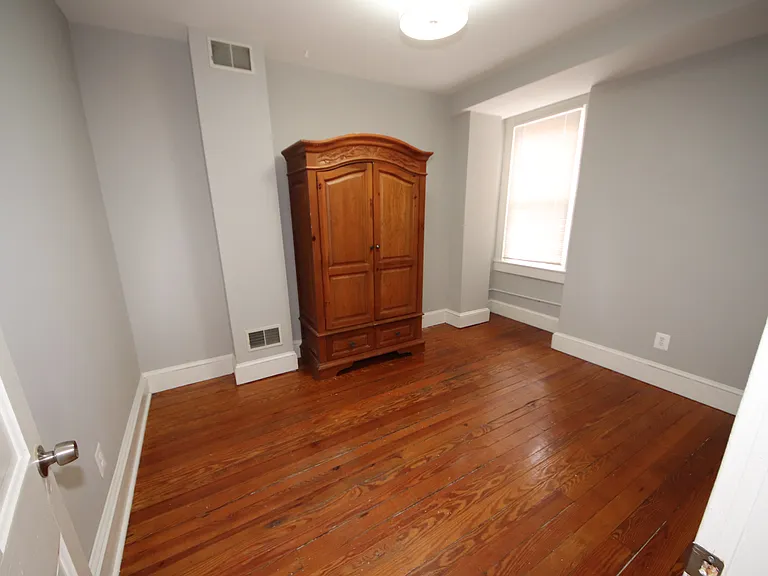 1419 Light St — Photo 20